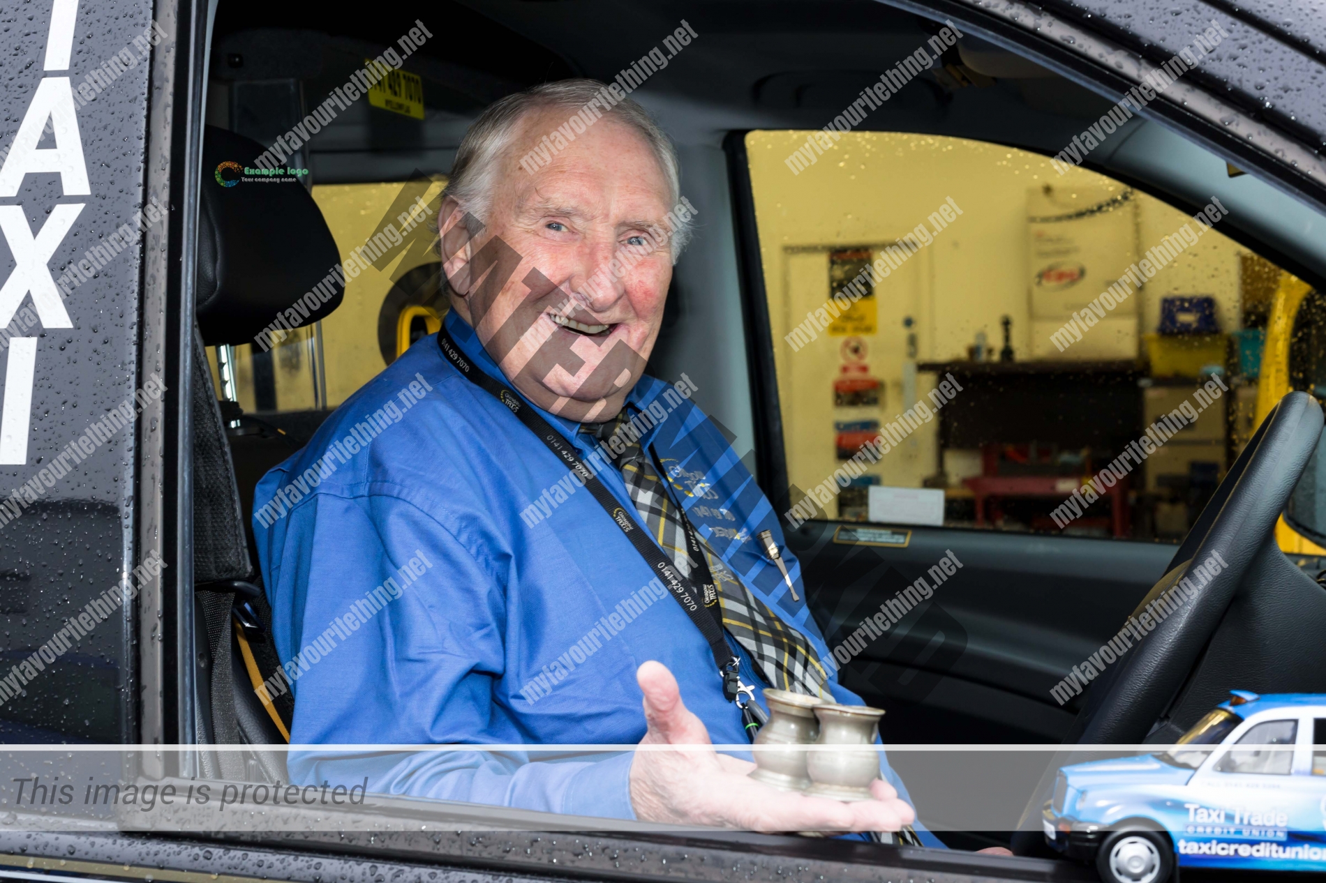 Tommy Drummond, Glasgow Taxi driver with old pub measures